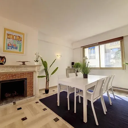 Nestor&jeeves - Mimosa - Central - 3 *